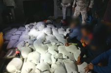 tni-al-sita-16-ton-pasir-timah-diduga-ilegal-di-kawasan-pik-2