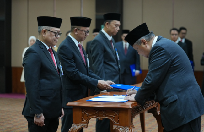 perry-warjiyo-lantik-tiga-pimpinan-baru-bi-perkuat-stabilitas-dan-transformasi-organisasi