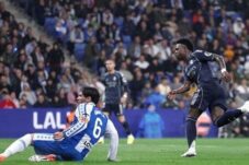vinicius-jr-menggila-real-madrid-tundukkan-espanyol-2-0-tunda-pesta-juara-barcelona