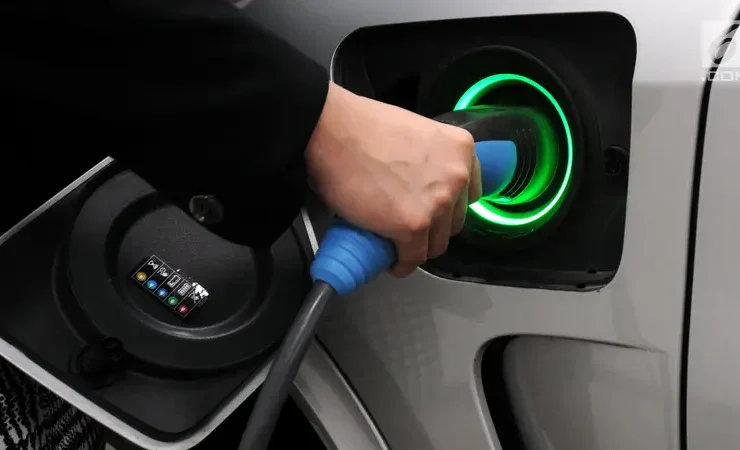 spklu-terancam-lumpuh-mobil-listrik-dengan-charging-lambat-disebut-bisa-picu-antrean-panjang