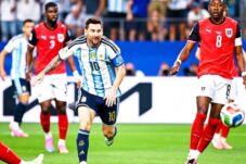 messi-menggila-dua-gol-ke-gawang-austria-antar-argentina-lolos-dan-pecahkan-rekor-piala-dunia