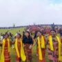 menari-di-padang-savana-fulan-fehan-aurum-titu-eki-tunjukkan-semangat-persaudaraan-ntt