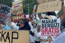demo-dukungan-program-makan-bergizi-gratis-merebak-di-berbagai-kota-masyarakat-minta-mbg-tetap-dilanjutkan