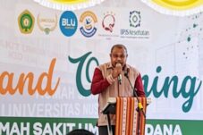 jhonson-laning-setiap-pasien-adalah-harapan-rsu-undana-siap-layani-dengan-hati