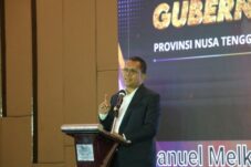 buka-forum-fkip-negeri-se-indonesia-gubernur-ntt-guru-tetap-jadi-kunci-utama-di-tengah-disrupsi-ai-dan-teknologi-digital