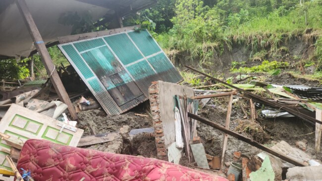 banjir-longsor-dan-abrasi-terjang-sejumlah-daerah-bnpb-minta-warga-waspada-cuaca-ekstrem