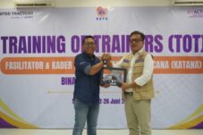 united-tractors-perkuat-ketangguhan-desa-hadapi-bencana-cetak-fasilitator-lokal-lewat-tot-katana-bersama-bnpb