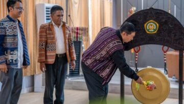 undana-dan-iapa-ntt-luncurkan-laboratorium-demokrasi-transformatif-dorong-reformasi-birokrasi-berbasis-data-dan-ai