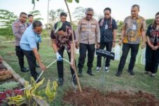 dari-kampus-ke-lahan-produktif-undana-dan-polres-kupang-satukan-riset-dan-ketahanan-pangan-untuk-masyarakat