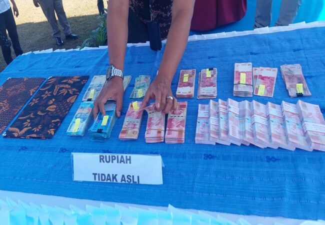 Peredaran Uang Palsu di NTT Terungkap, 1.723 Lembar Rupiah Palsu Dimusnahkan oleh BI dan Polda NTT 2 peredaran-uang-palsu-di-ntt-terungkap-1-723-lembar-rupiah-palsu-dimusnahkan-oleh-bi-dan-polda-ntt