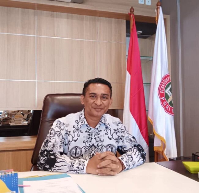 ketua-pgri-flores-timur-dukung-lka-ri-perjuangkan-uu-perlindungan-guru-dan-tenaga-kesehatan-ke-presiden-dan-dpr-ri